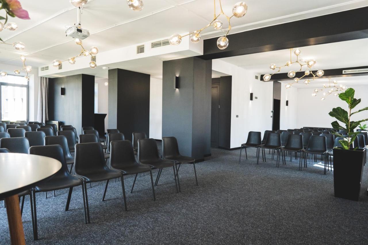 Vanta Business Center 斯卡维纳 外观 照片