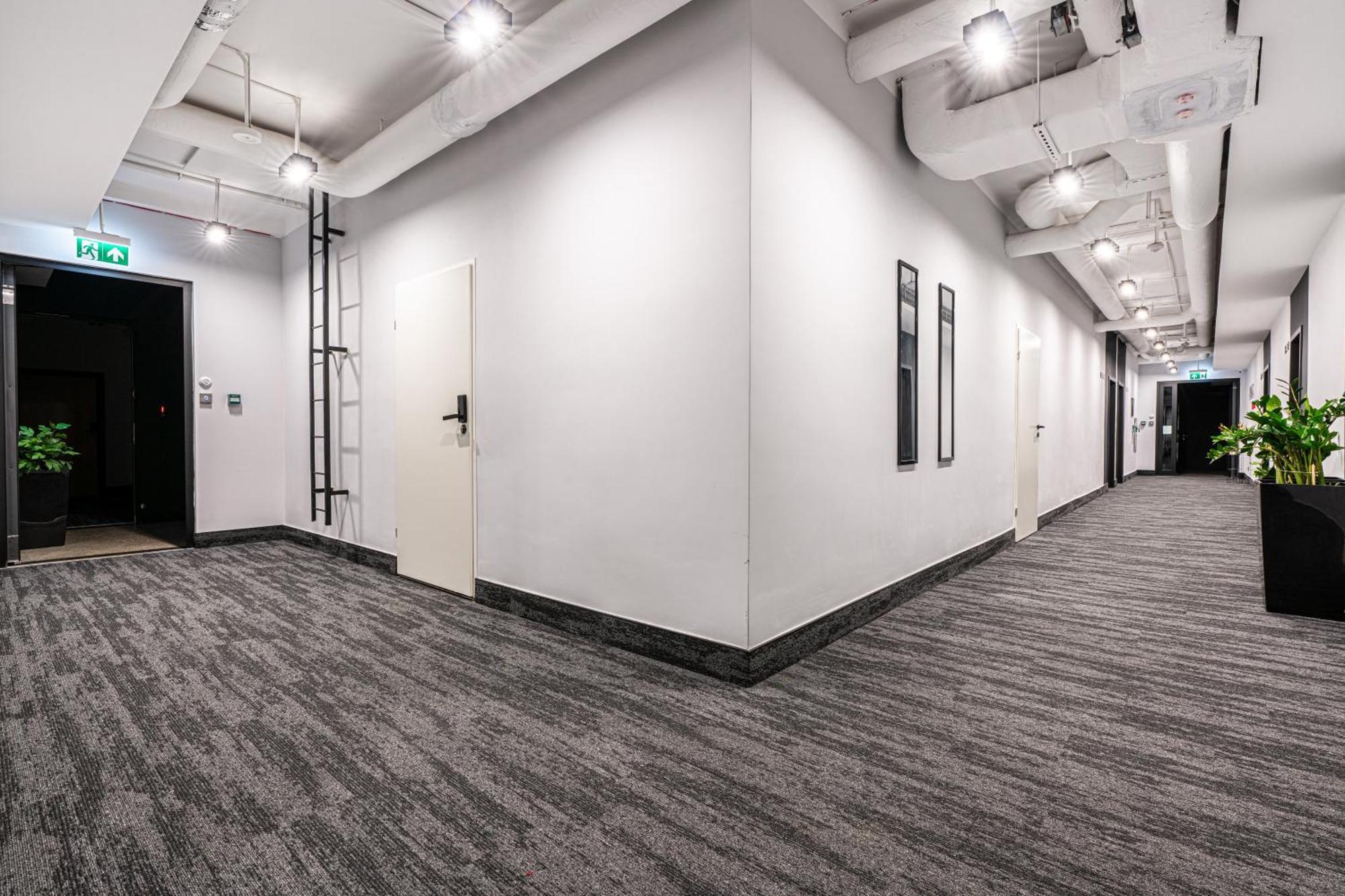 Vanta Business Center 斯卡维纳 外观 照片